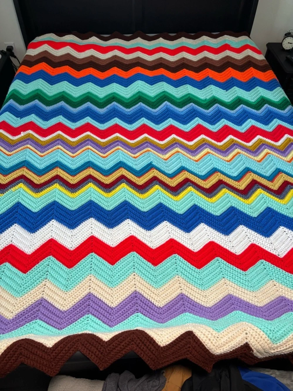 Vintage MCM 1970s Rainbow ZigZag Chevron Afghan Granny Core Blanket Throw 72x52”